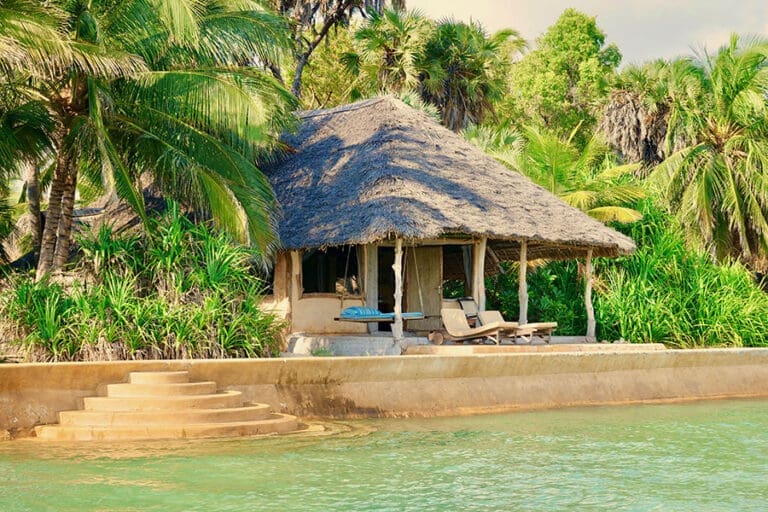 Manda bay exterior