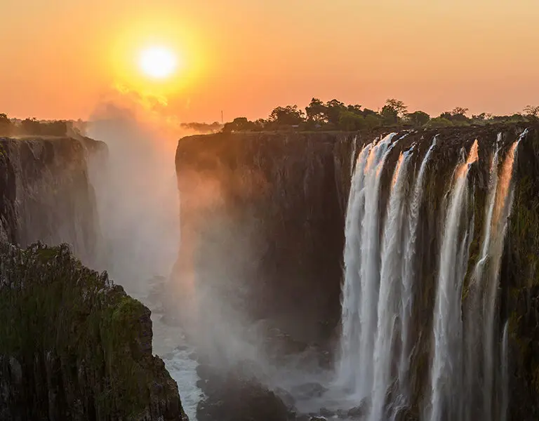 Victoria Falls sunset sammy wong QHH3WH1ZBsk unsplash