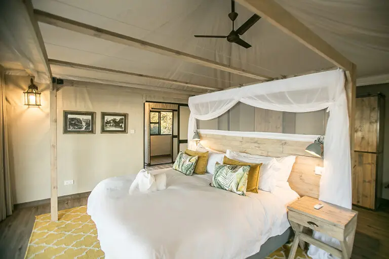 OldDriftLodge LowerLevelBedroom StandardRoom