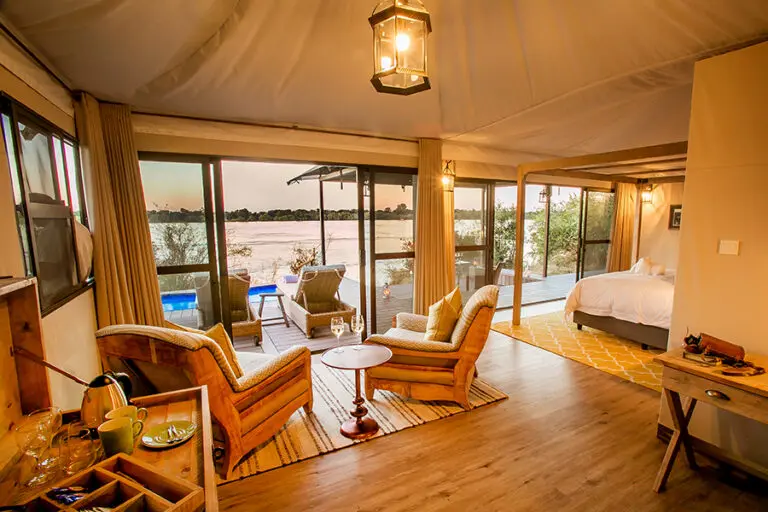OldDriftLodge UpperLevelBedroom Lounge
