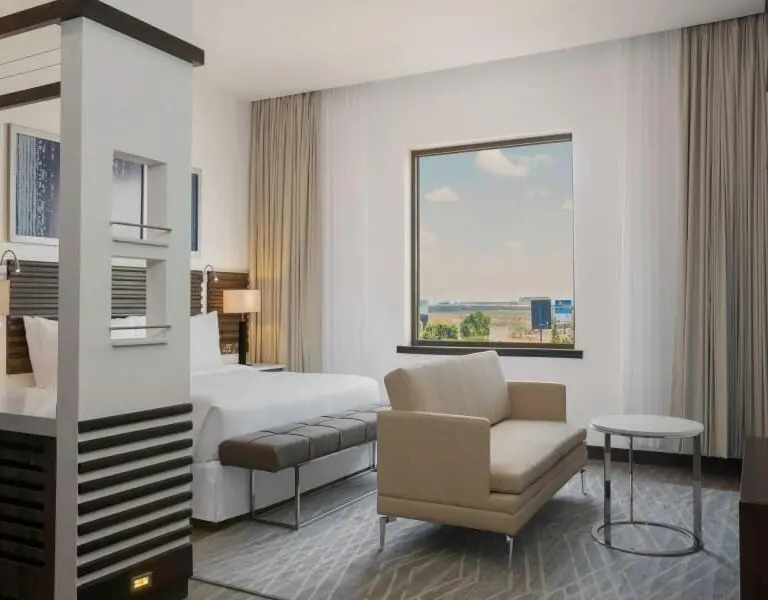 Four Points by Sheraton Deluxe King Room