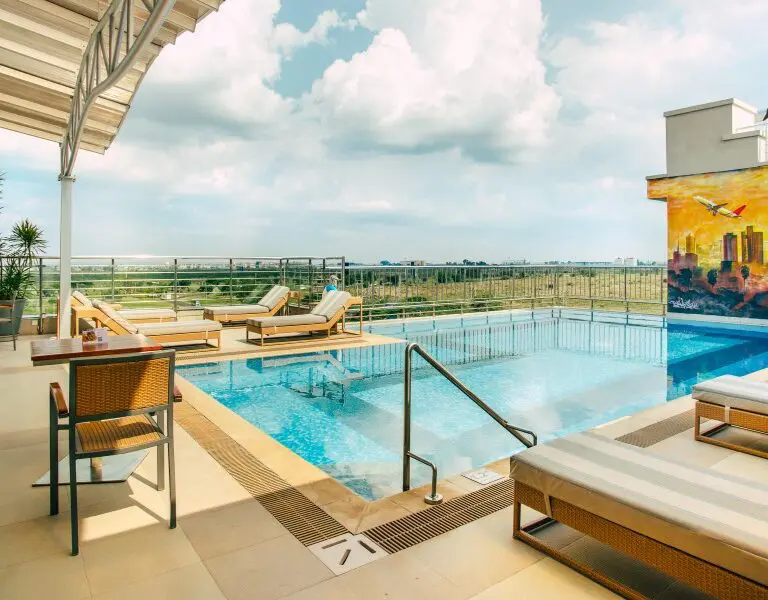 Crowne Plaza Nairobi Airport Hotel Rooftop Swimming Pool