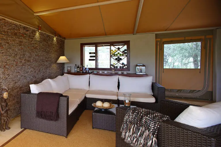 MaraBushtopsCamp UpperLevelBedroom Lounge