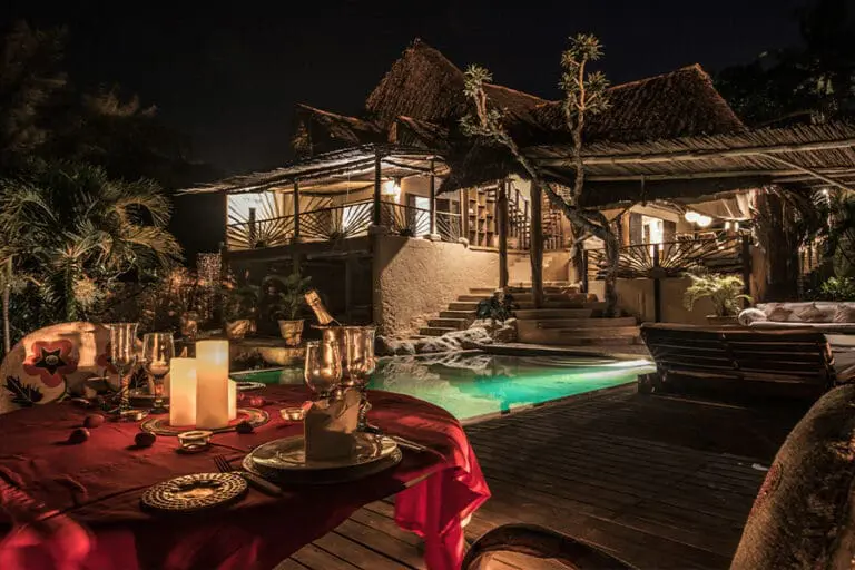 Alfajiri beach villa pool dining