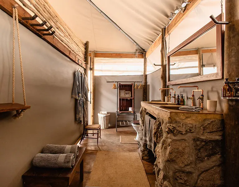 Bots Meno a Kwena Guest Tent Bathroom 1