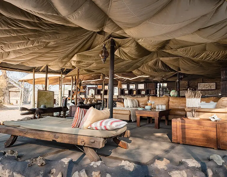 Bots Meno a Kwena Camp Interior 3