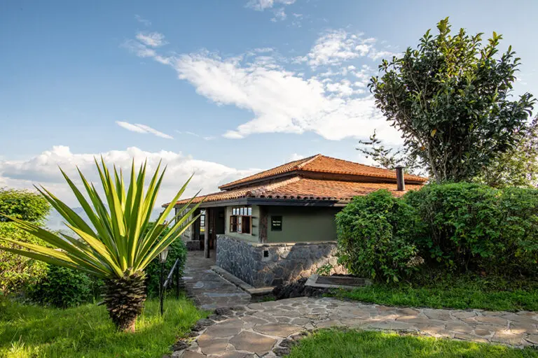 8 Virunga Lodge Map Room GVW DSC 1741 HDR