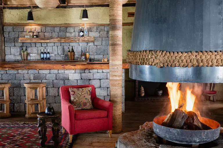 4 Virunga Lodge LoungeAH1I0898