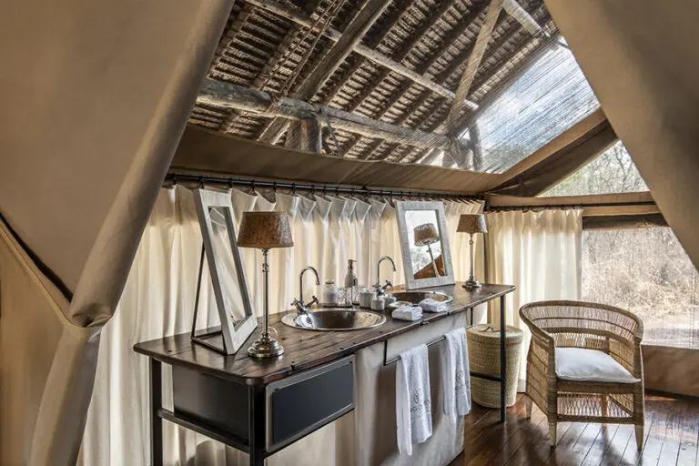 Jongomero Tented suites interior2