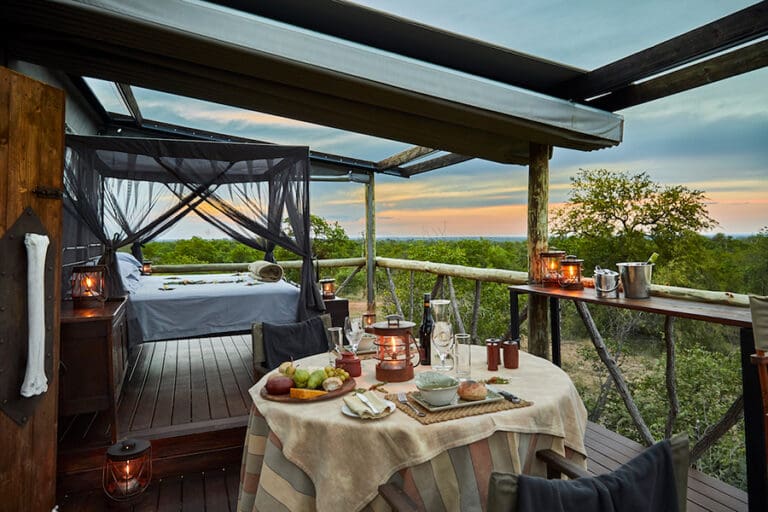 MotswariGameLodge Dining SkyBed