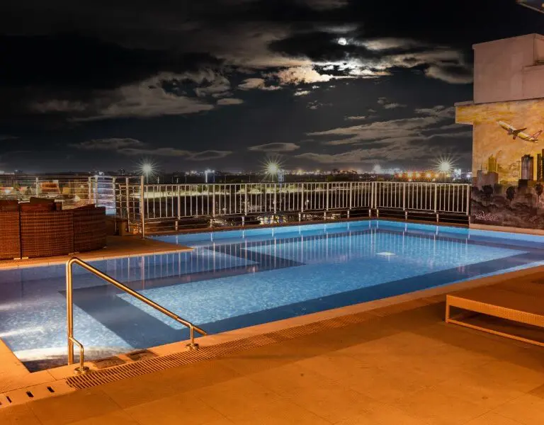 Crowne Plaza Nairobi Airport Hotel Skyview Rooftop Pool Bar