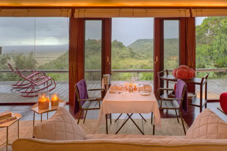 Angama Mara SC in tent dining jtxmlw