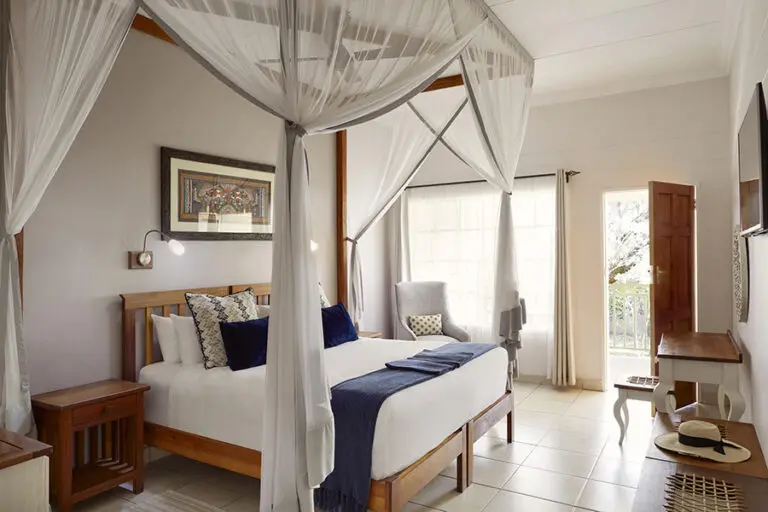 Batonka Guest Lodge Room