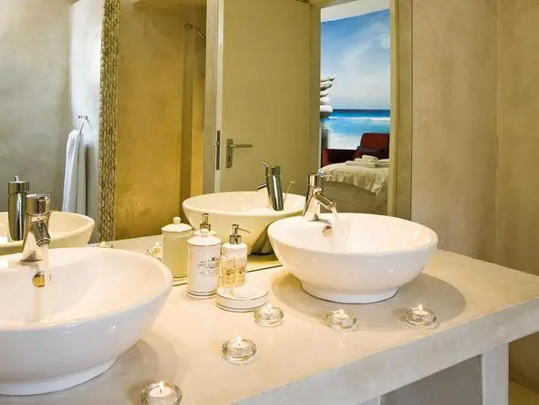 SwakopmundGuesthouse EnsuiteBathroom
