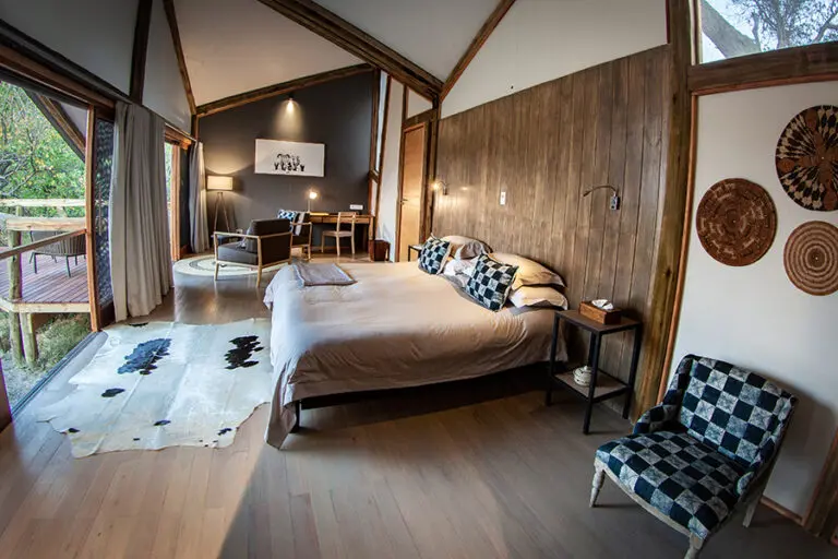 SplashCamp Interior LuxuryRoom