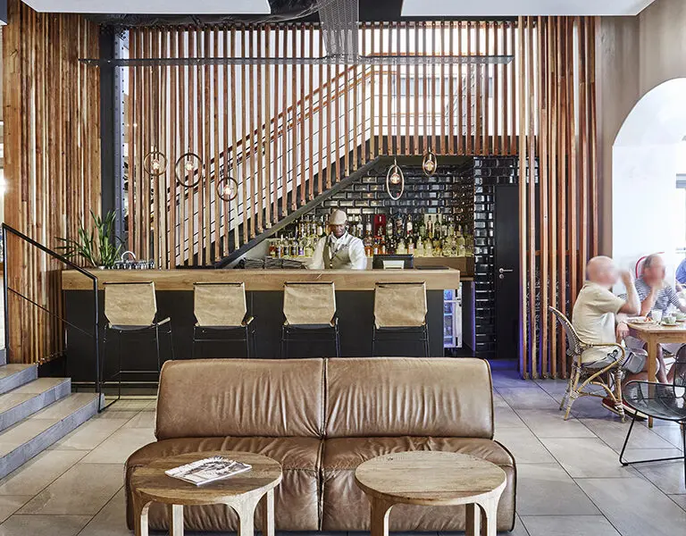 Victoria and Alfred Hotel GINJA 1