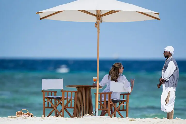 Fanjove Island dining on the beach