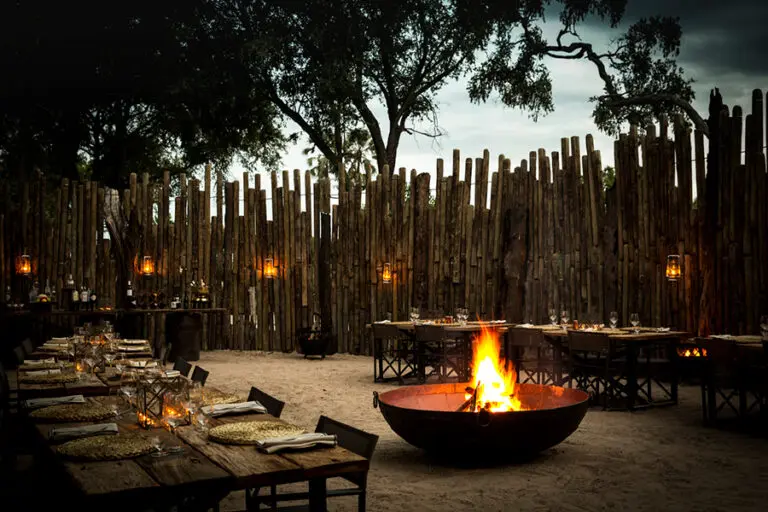 MomboCamp Dining BomaCampFire