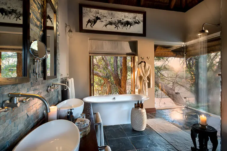 NgalaSafariLodge Bathroom FamilyRoom