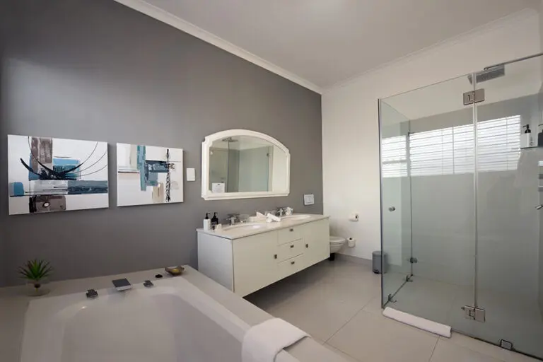 The Clarendon Fresnaye Bathroom 24