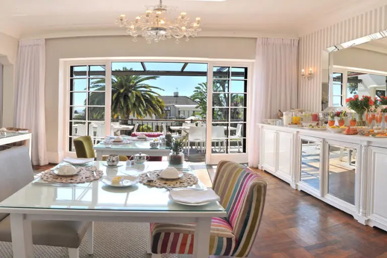 The Clarendon Fresnaye Breakfast Pano F