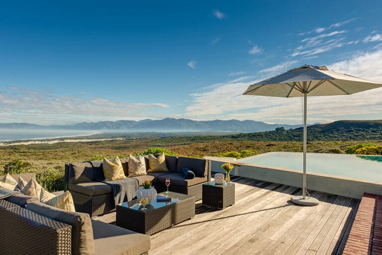 Web grootbos accommodation forest lodge pool 11