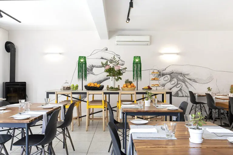 Peech Hotel Garden Restaurant