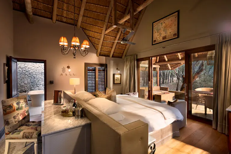 NgalaSafariLodge UpperLevelBedroom LuxuryRoom