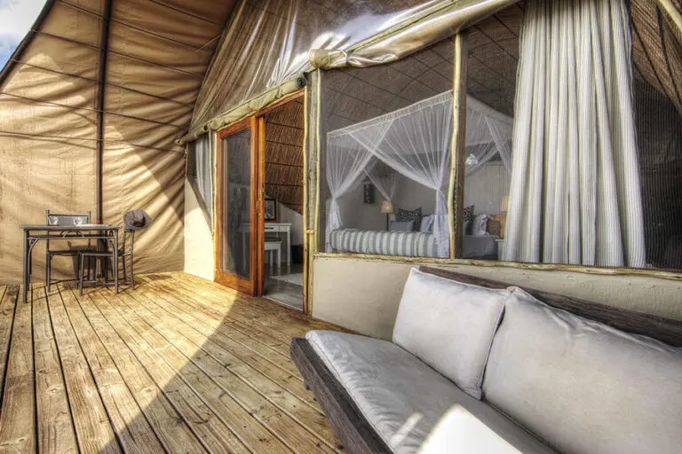 Camp Okuti Family Masasa deck