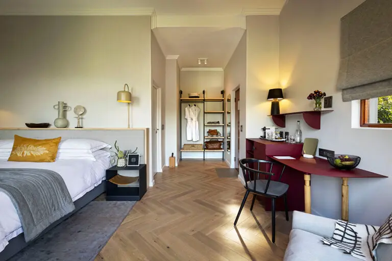 The Peech Classic Room 2304 0486