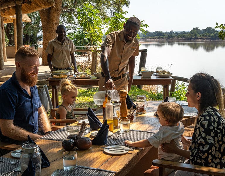 Robins House Zambia South Luangwa family safari dining