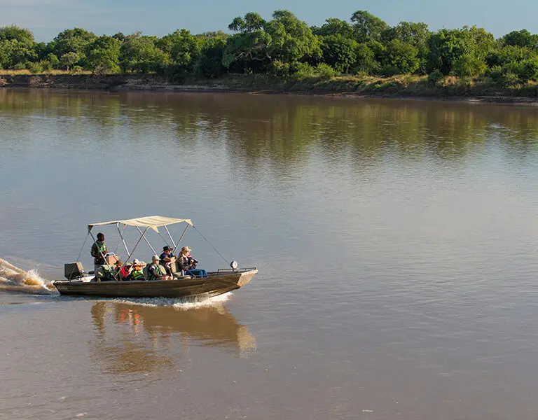 Robins House Zambia South Luangwa boat