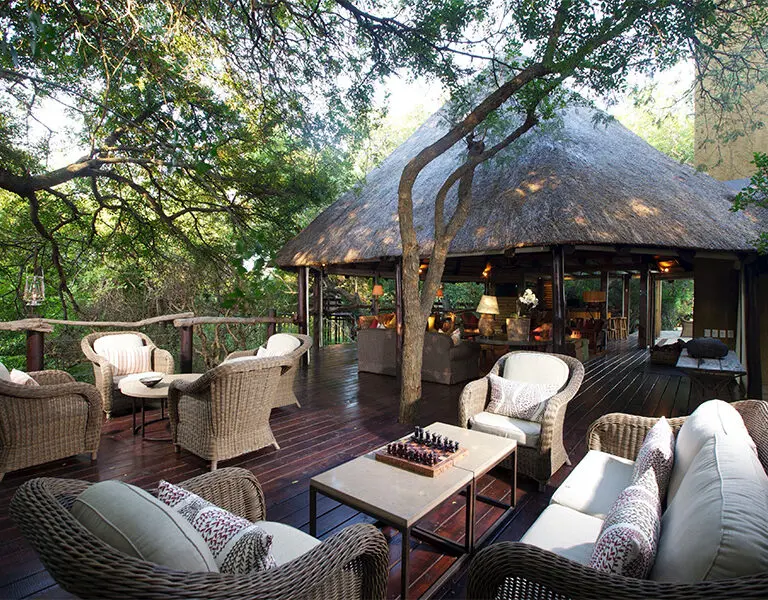 Kapama Buffalo Camp bar lounge