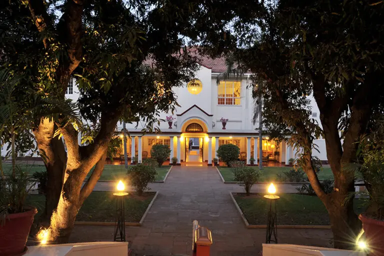 VictoriaFallsHotel Exterior Garden
