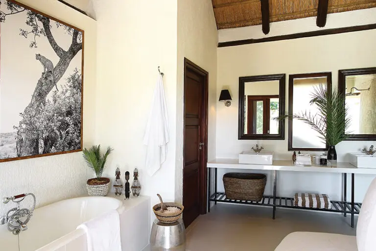 LondoloziTreeCamp Bathroom LuxuryRoom