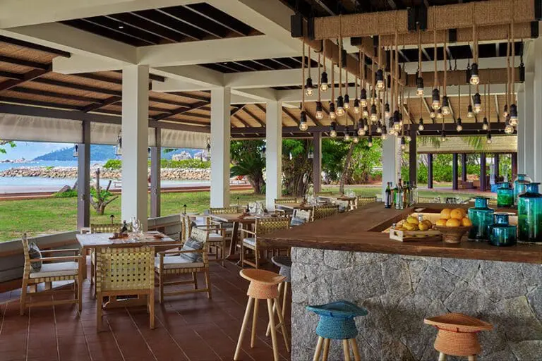 Six Senses 2 Island Cafe