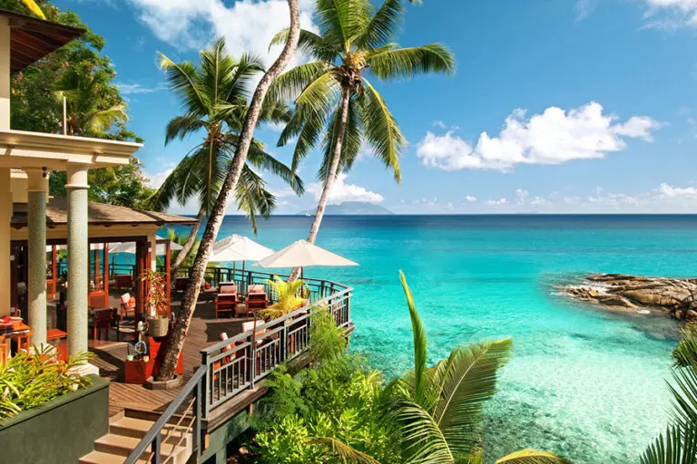 Hilton Seychelles Northolme Resort Ocean View Bar scaled 1