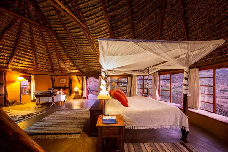 Lewa Wilderness Lodge Bedroom and lounge