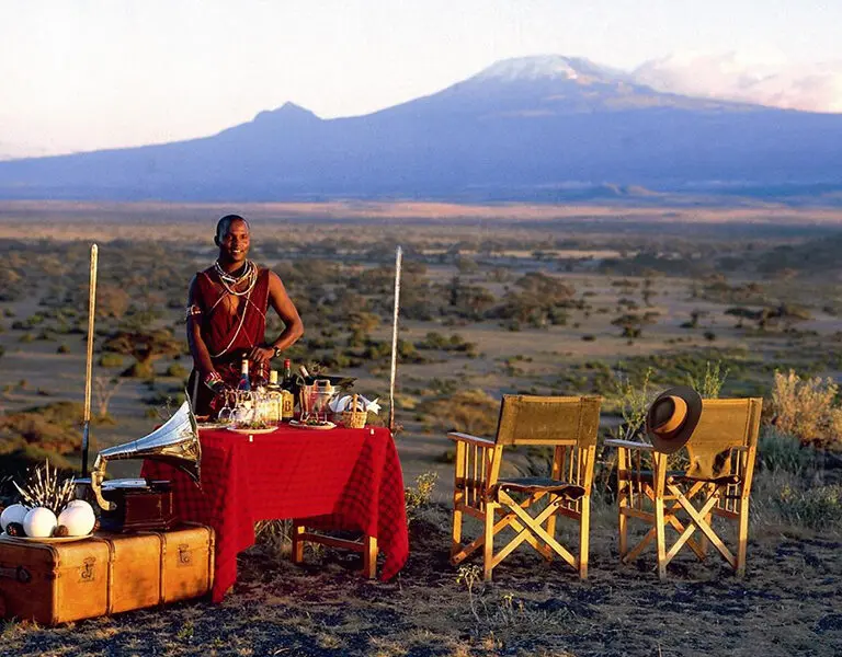 Tortilis Camp Sundowners in front of Kilimanjaro1