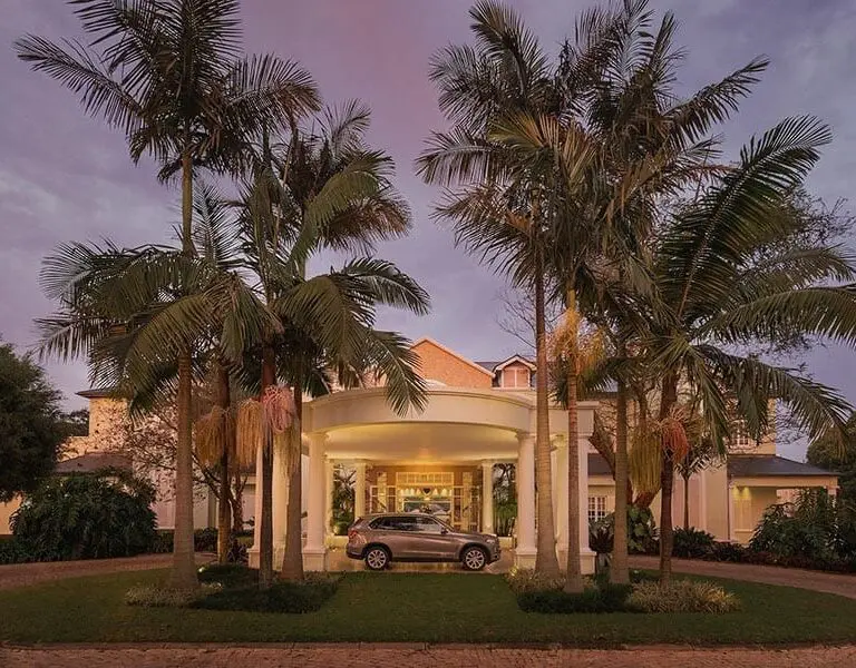Entrance to Hemingways Nairobi