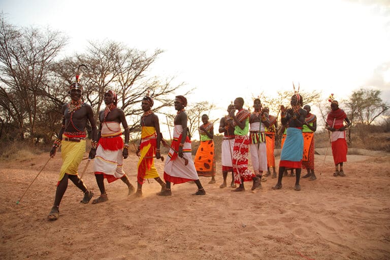 Samburu in dry river bed1
