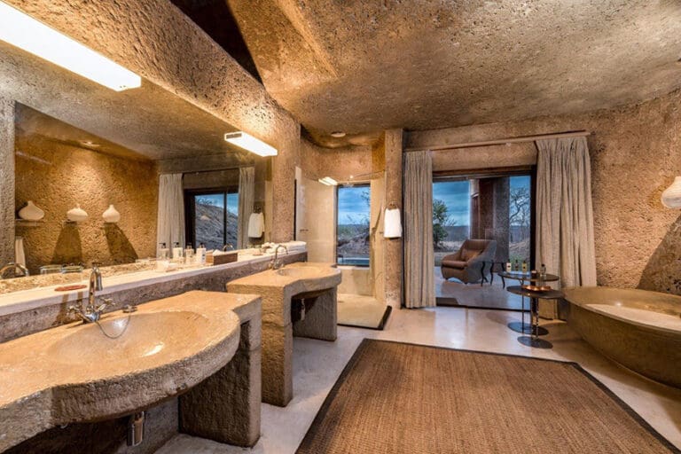 SabiSabiEarthLodge Bathroom LuxuryRoom