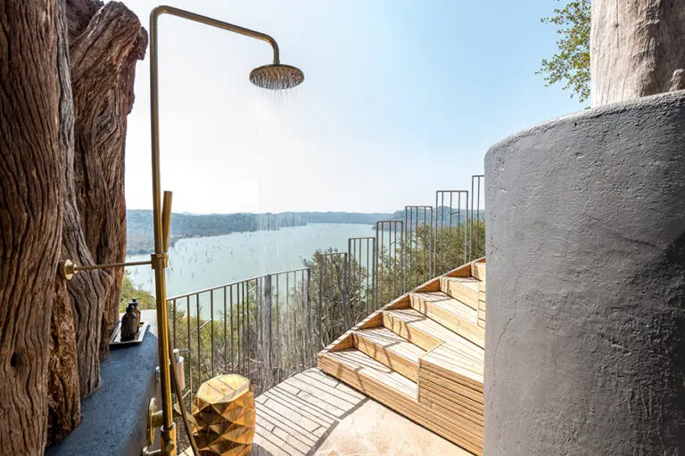 SingitaPamushanaLodge Exterior BathShower