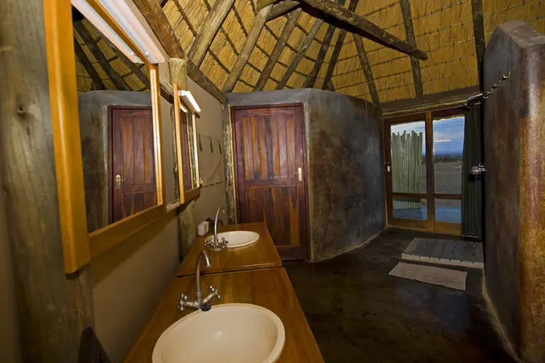 DoroNawasCamp Bathroom