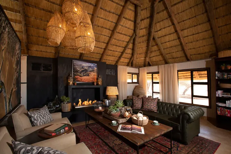 5Kwessi Dunes Main area interior