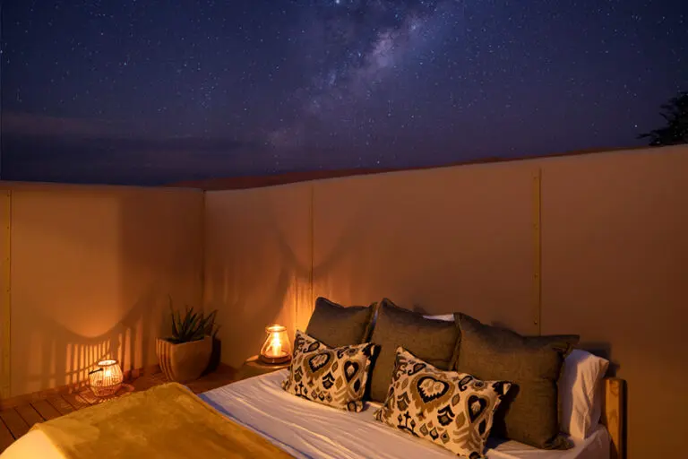 21Kwessi Dunes Star room at night