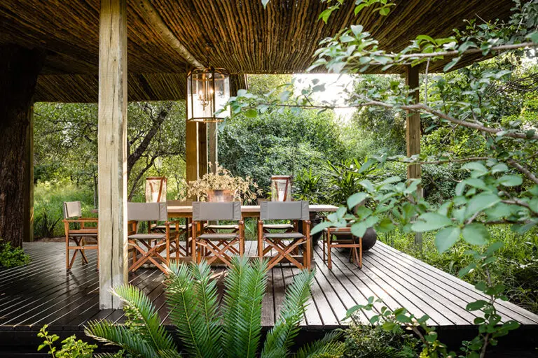 SingitaEbonyLodge UpperLevelBedroom DeckPatio