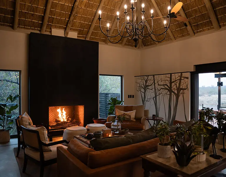 Simbambili Main lodge lounge