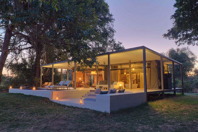 Chinzombo Exterior LuxuryRoom1