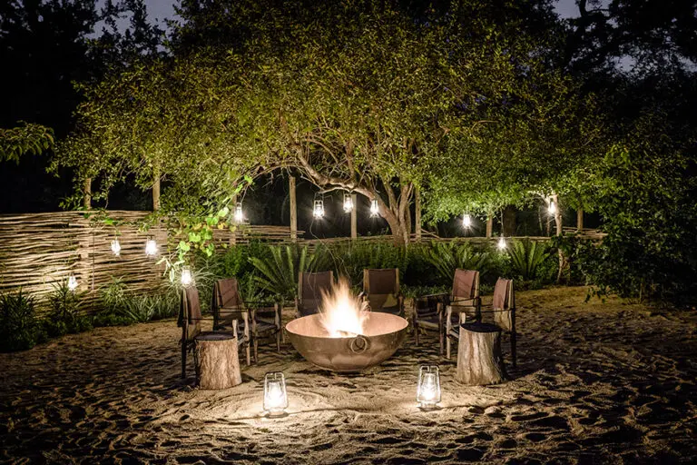 SingitaEbonyLodge Dining BomaCampFire